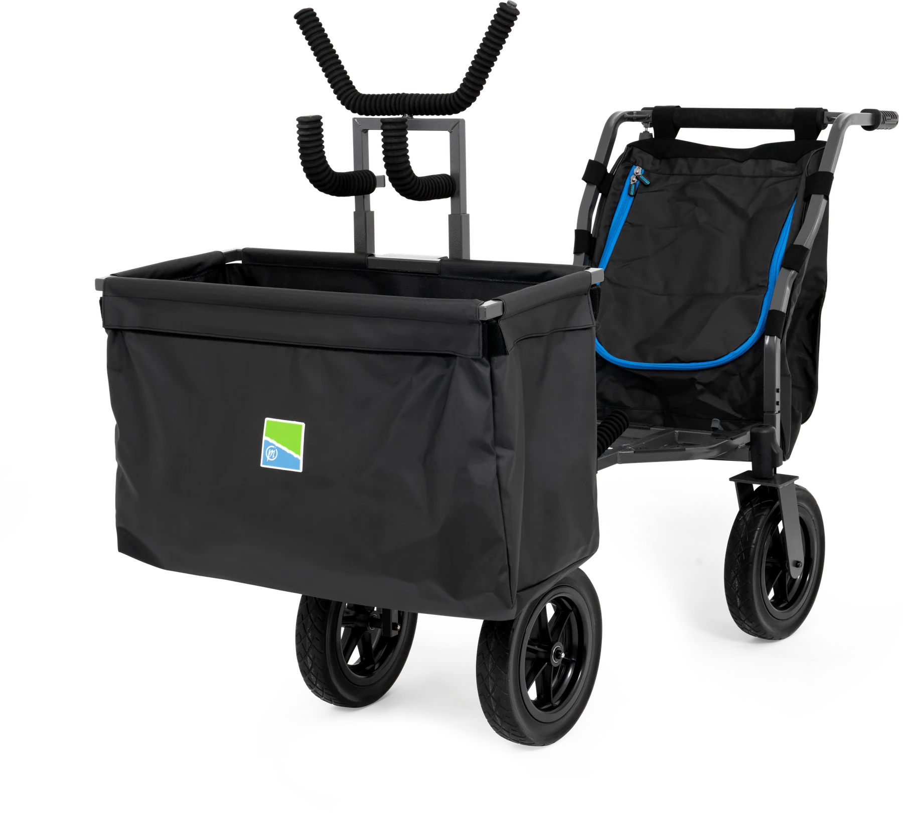 Preston Shuttle Net Bag gemonteerd vooraan op een transportkar - studiofoto