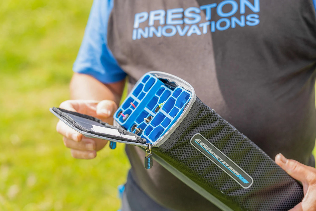 Preston Competition XS Top Kit Case Short 12 geopend met interne vakverdeling