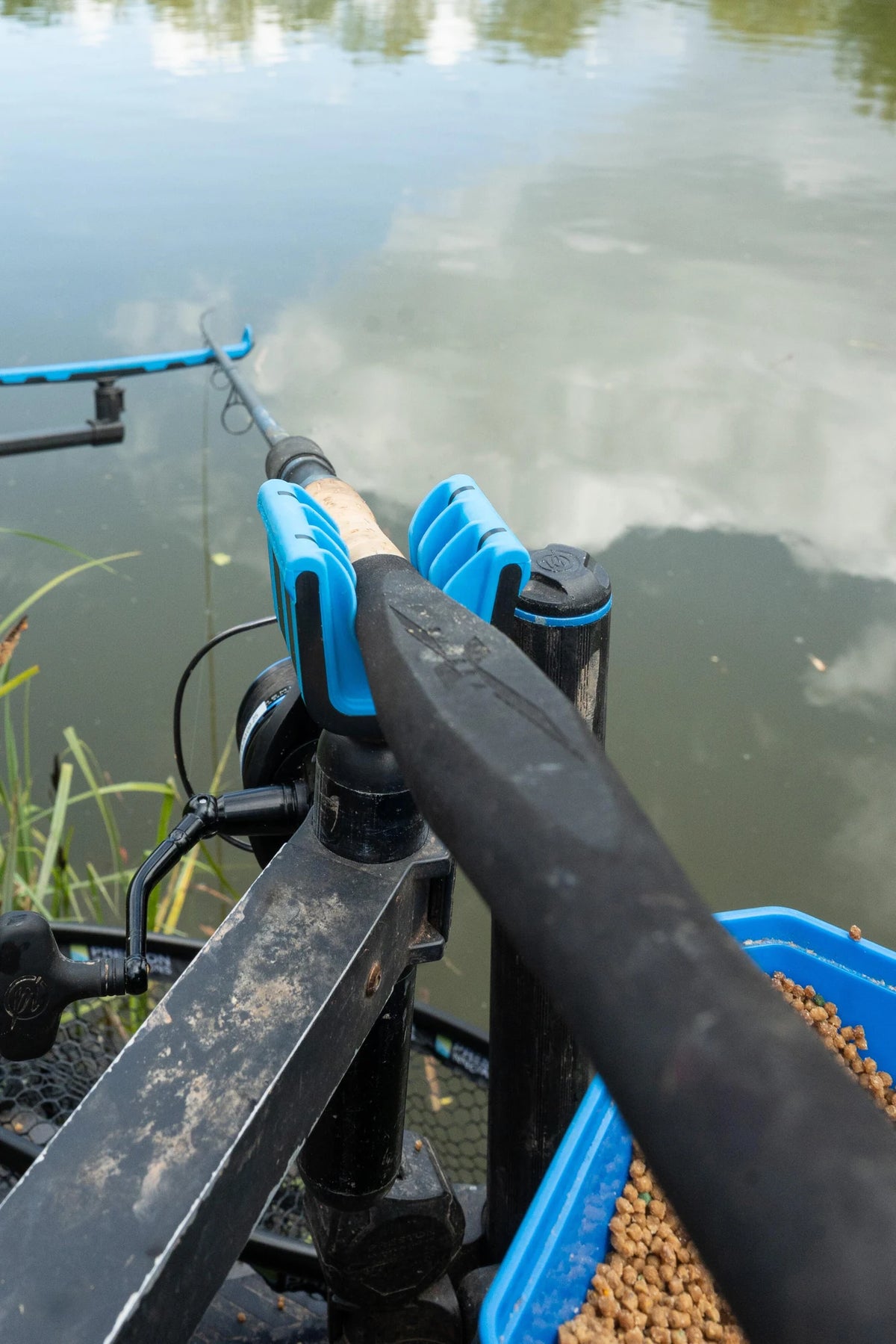 Preston Multi Gripper Rest in gebruik aan de waterkant