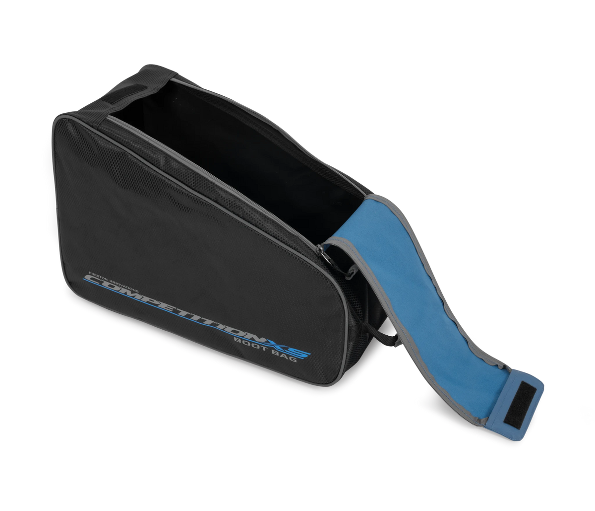 Preston Competition XS Boot Bag geopend op witte achtergrond