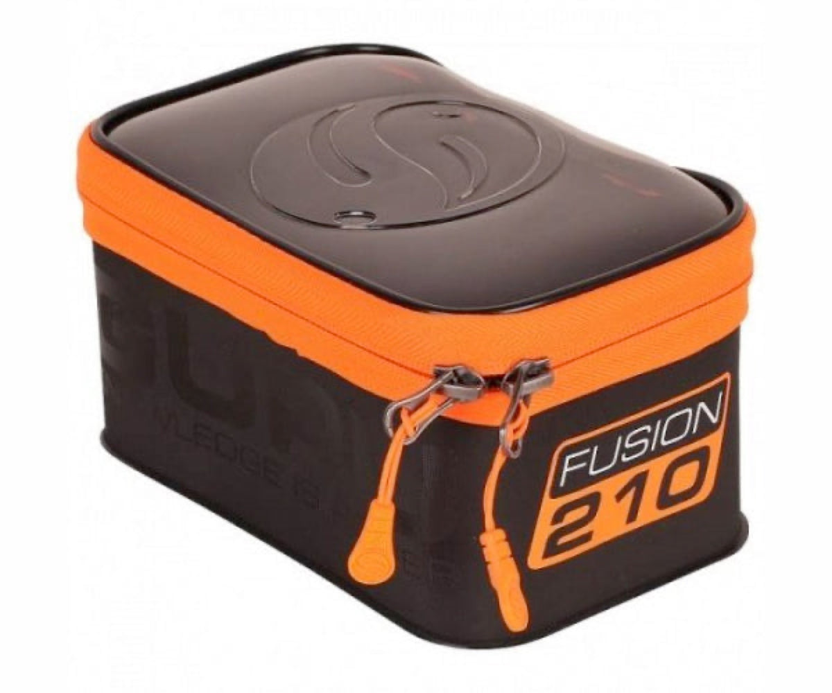 Guru Fusion 210 accessoiretas met hengelsportmateriaal