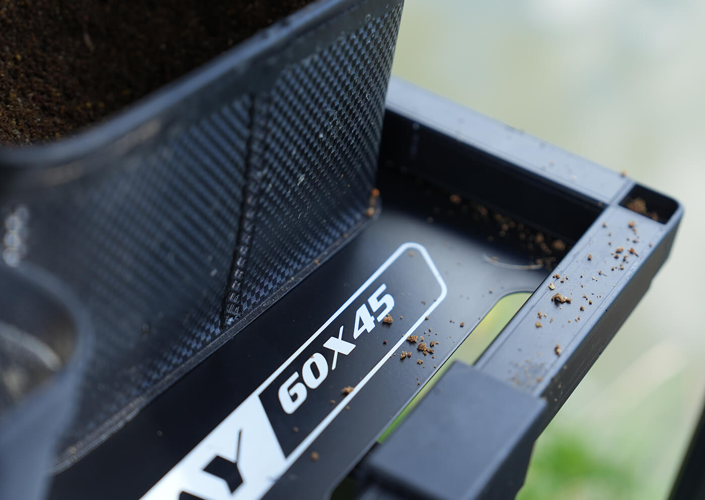 Cresta solith hooded side tray