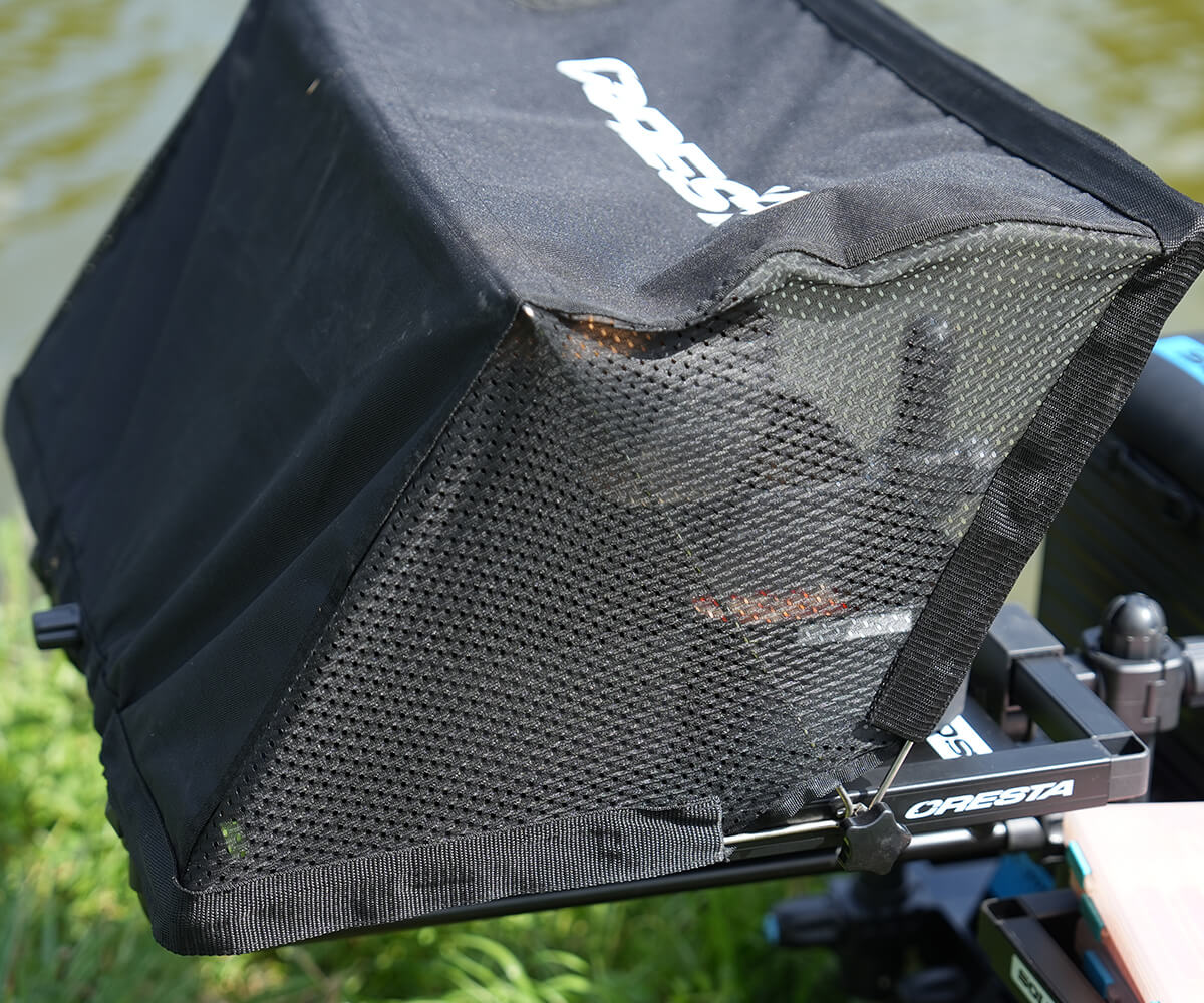 Cresta solith hooded side tray