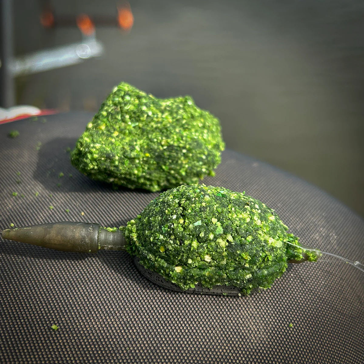 Fjuka-squeez-groundbait green