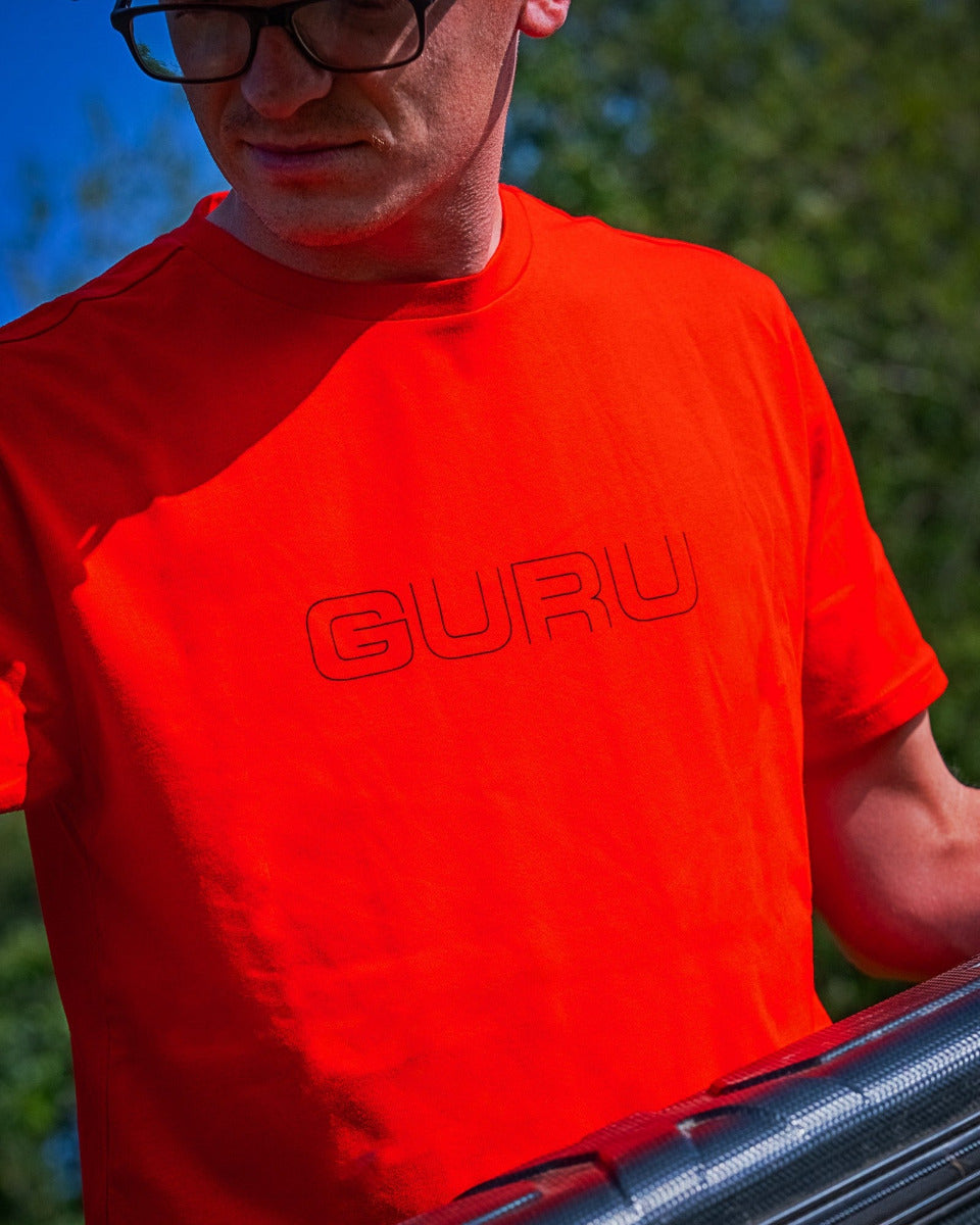 Guru glitch red tee