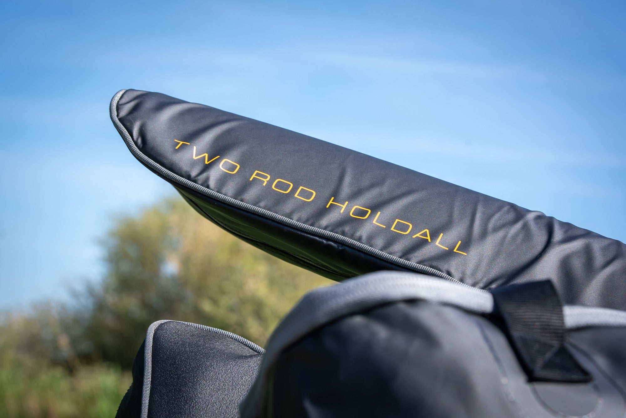 TEAM GURU 2 ROD HOLDALL