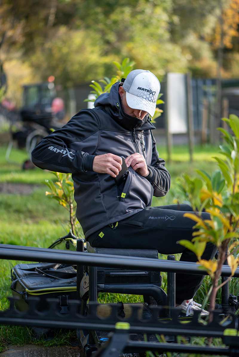 WIND BLOCKER JACKET - π