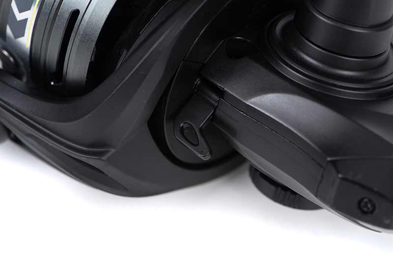 AQUOS ULTRA 6000 REEL