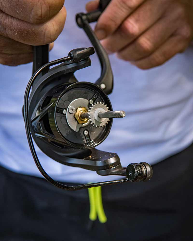 AQUOS ULTRA 6000 REEL