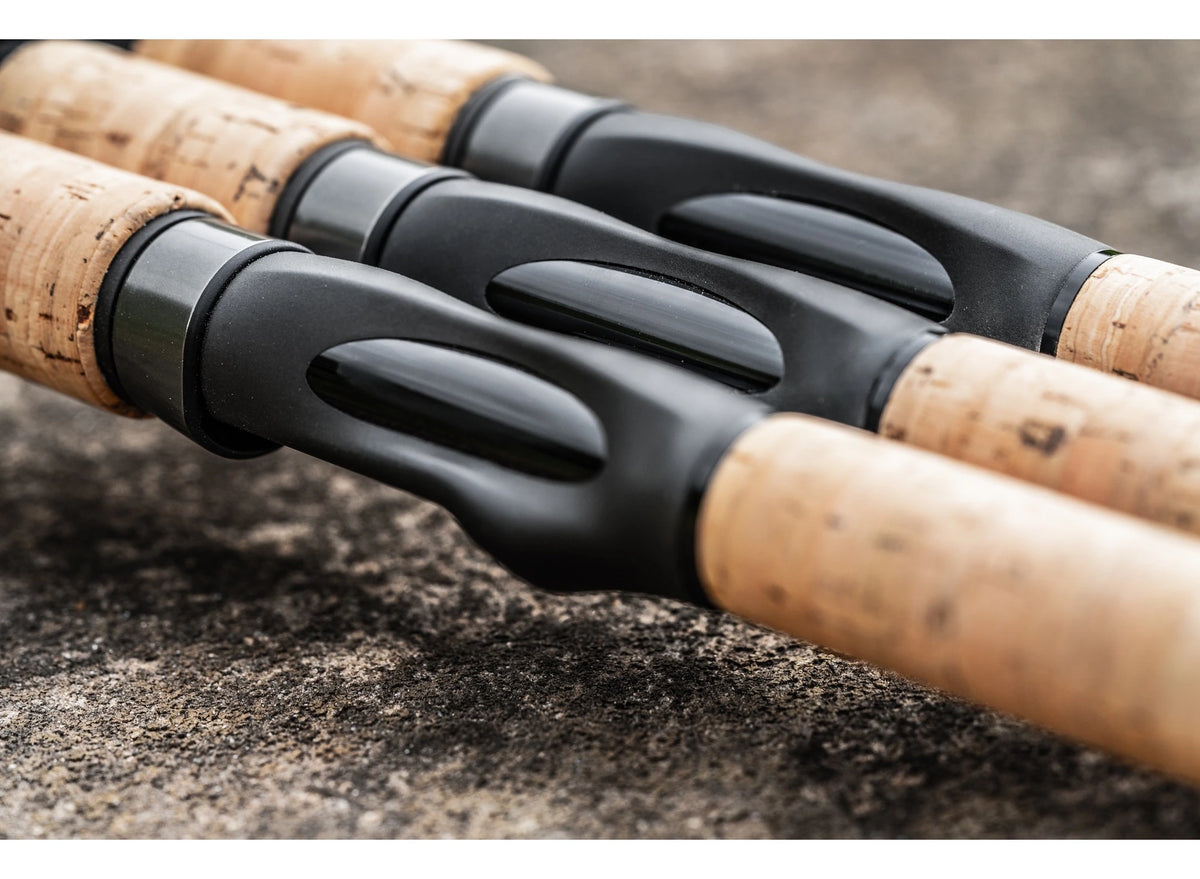 Guru Aventus SR Light Feeder, drie handgrepen met molenhouders