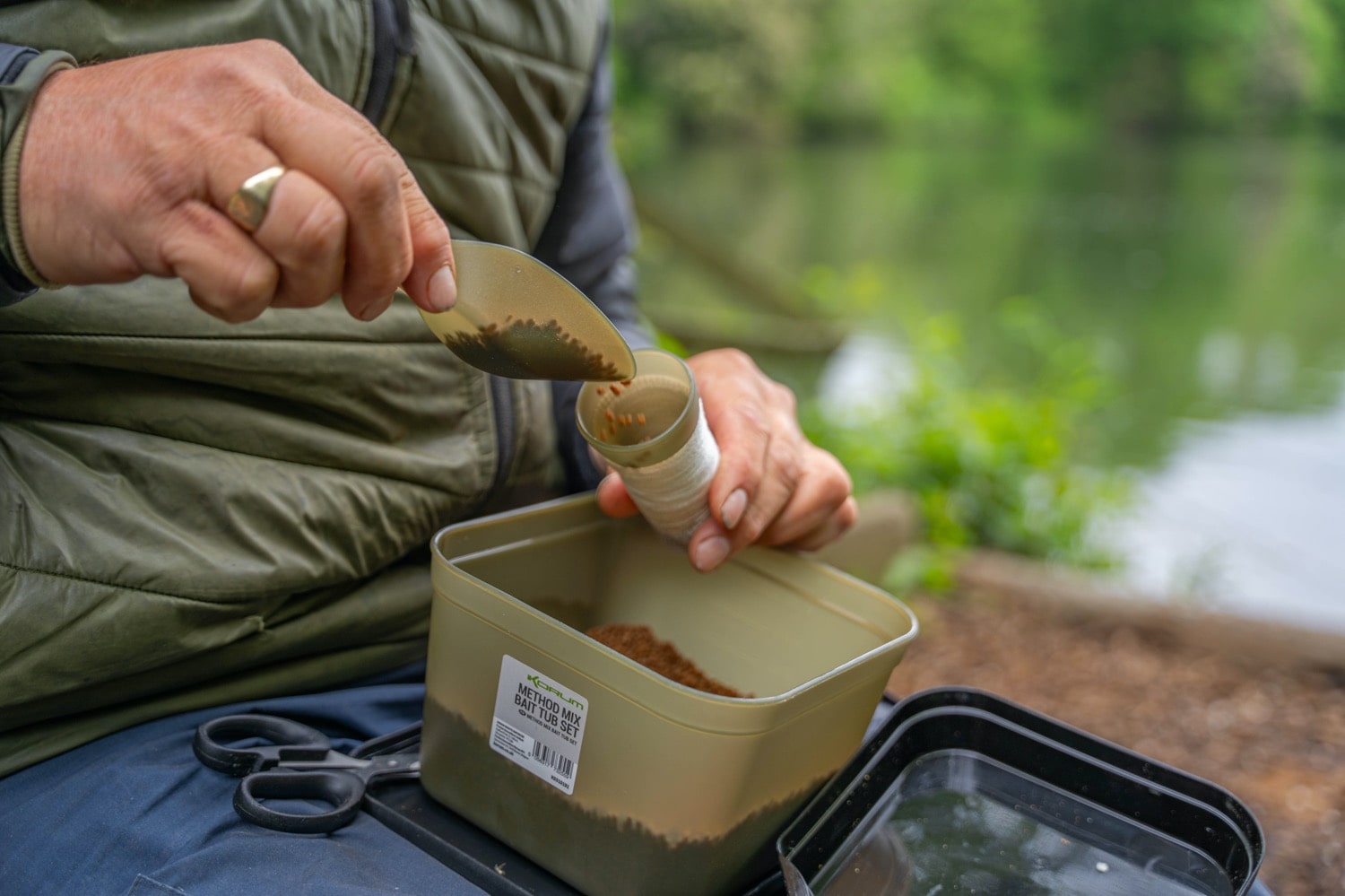 K0310192 Korum method mix bait tub set aasdoos