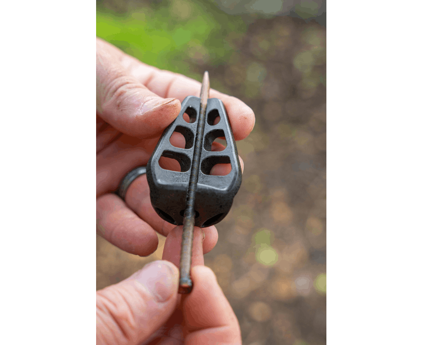 Korum-Arrowhead-Distance-Method-Feeder
