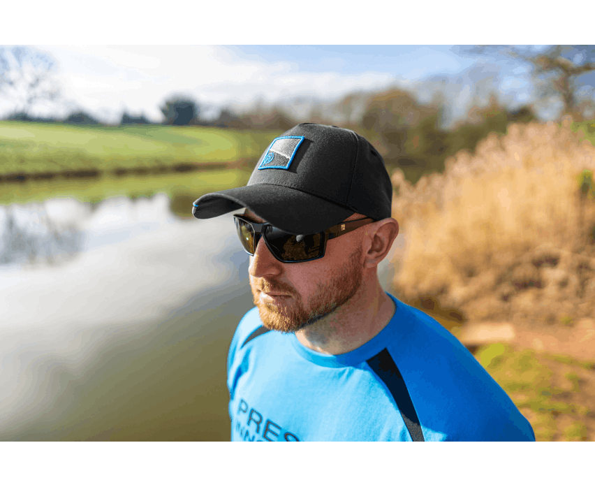 P0200772-Preston-black-apex-cap