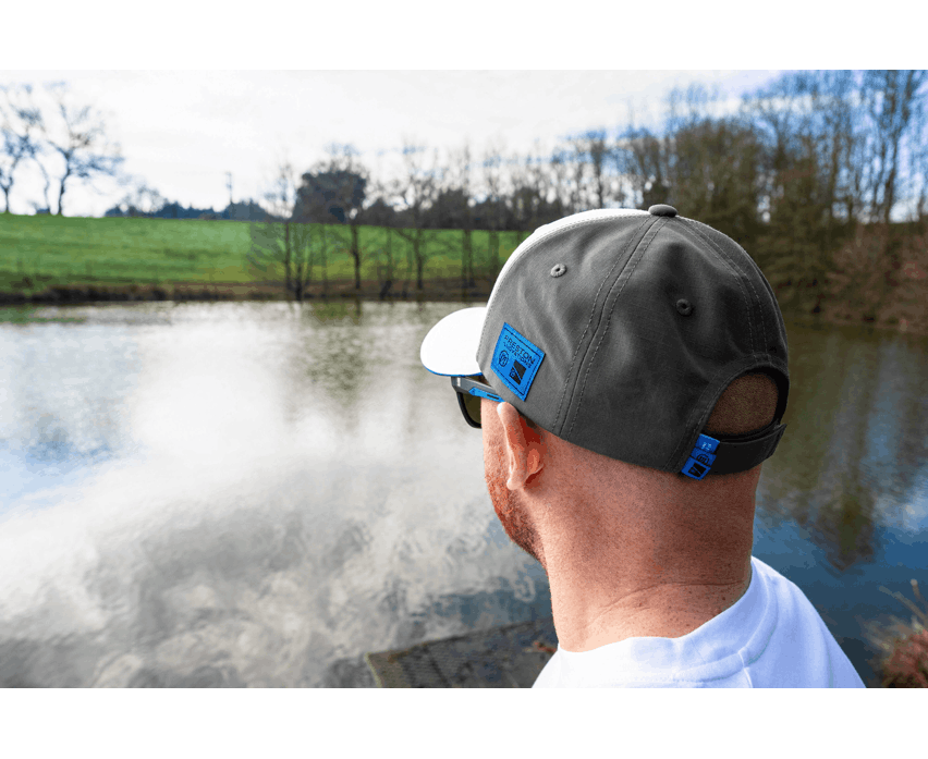 WHITE DRIFT CAP