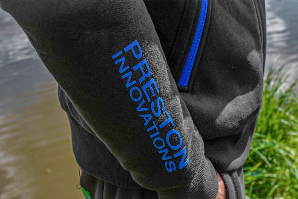 CELCIUS ZIP HOODIE - 🎁