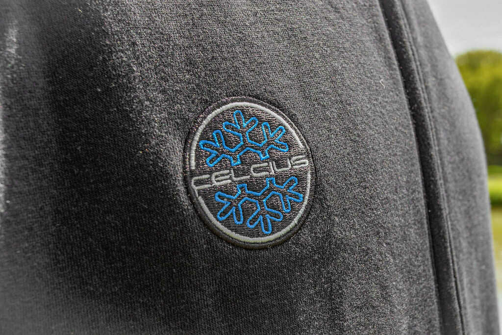 CELCIUS ZIP HOODIE - 🎁