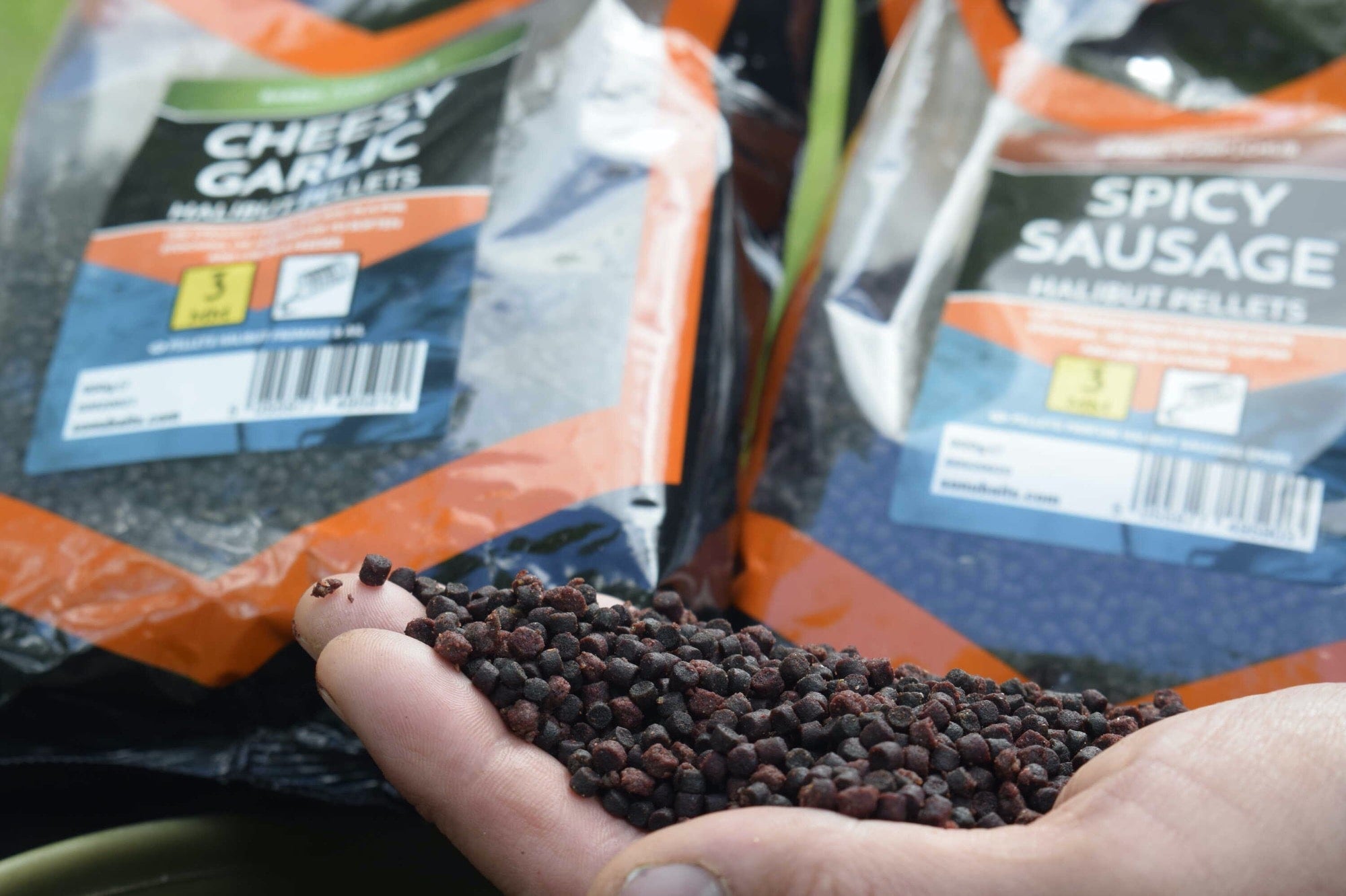 sonubaits cheesy garlic halibut pellets