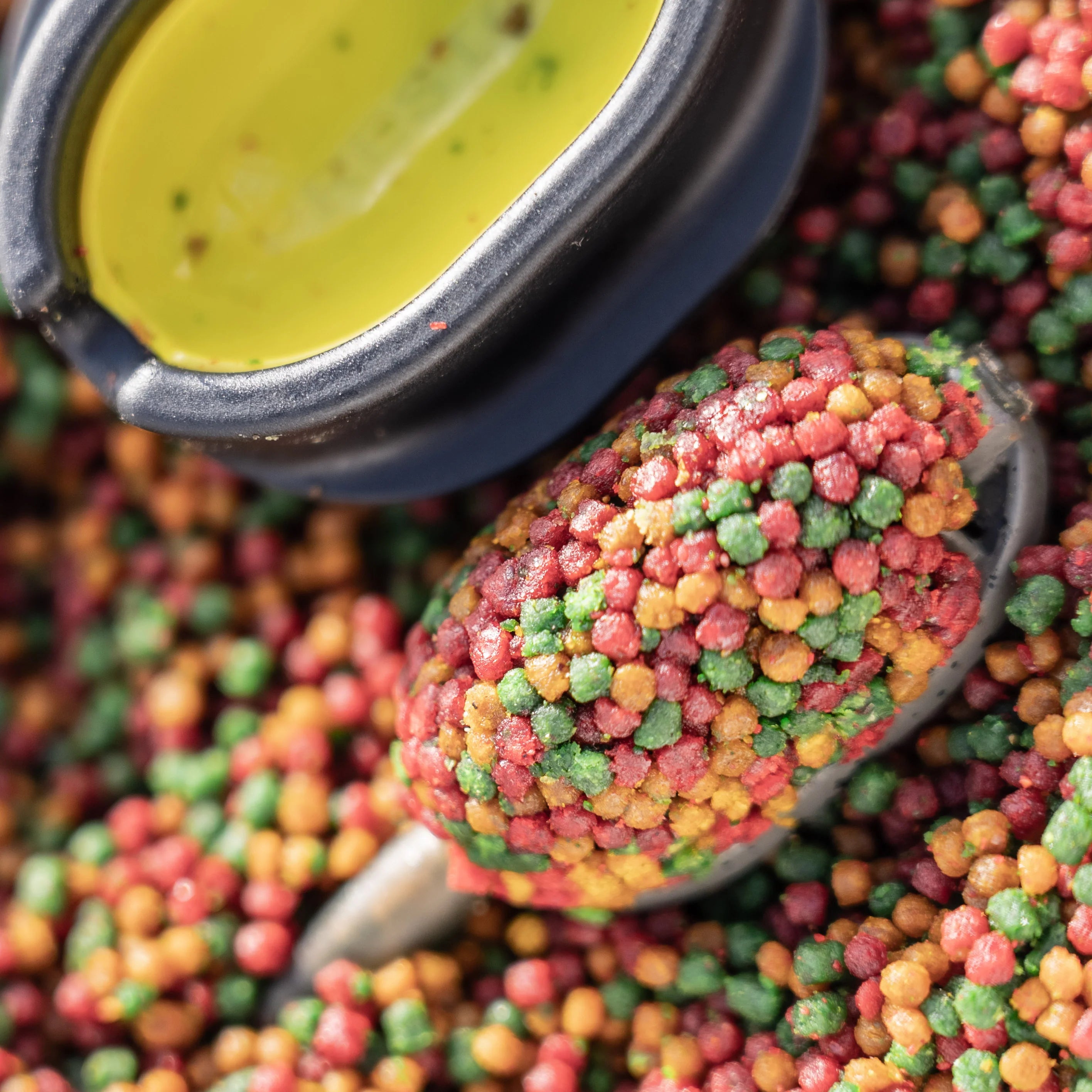 Squeez-Ready_Pellets_colour_method-pellets