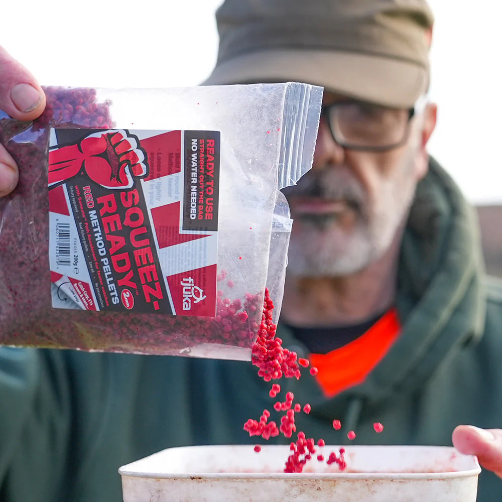 Squeez-Ready_Pellets_colour_red method-pellets