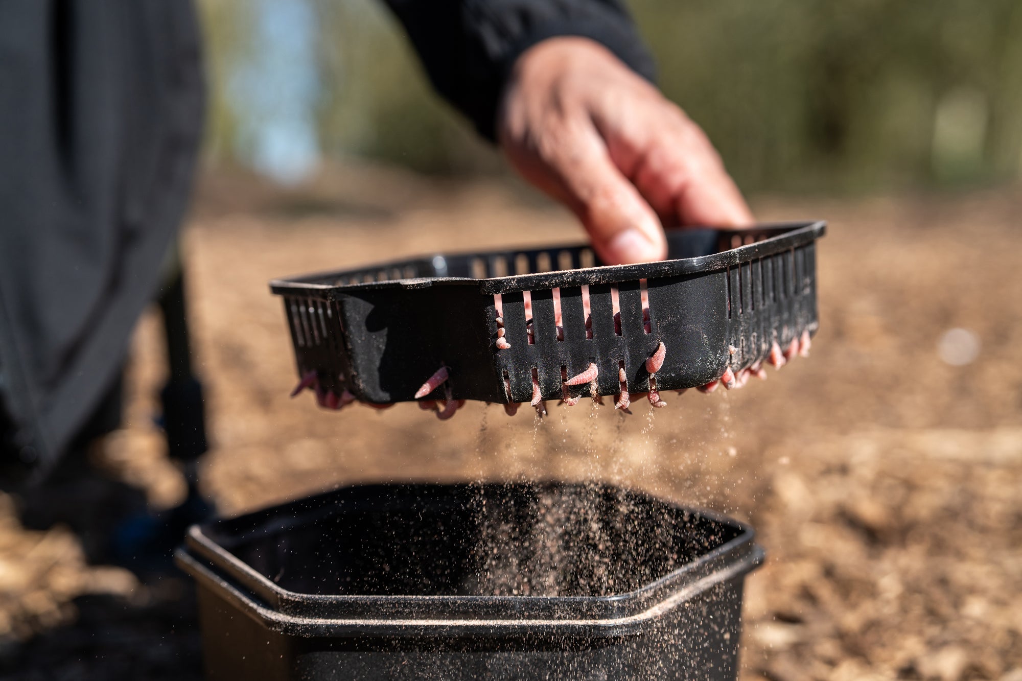 ZEBCO SECURE-LOCK BAIT BOX AND SIEVE 2L