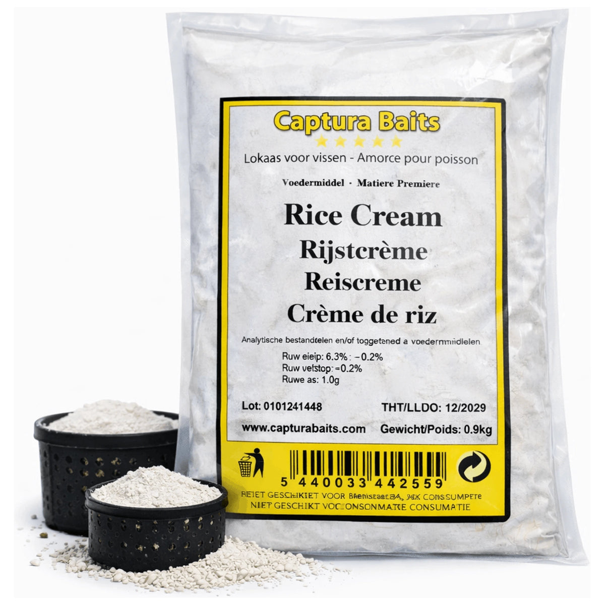 Captura Baits Rice Cream 0,9 kg met twee zwarte geperforeerde bakjes wit rijstmeel