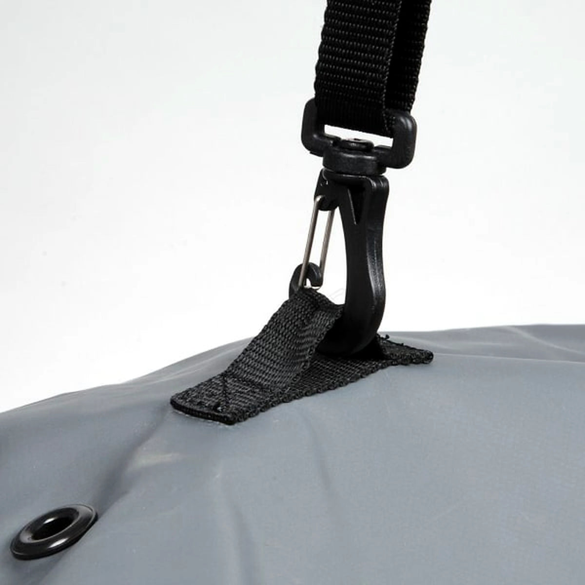 Detail van de riemhaak, verstevigde bevestigingslus en afwateringsring van de Cresta Heavy Duty Weigh Sling Large