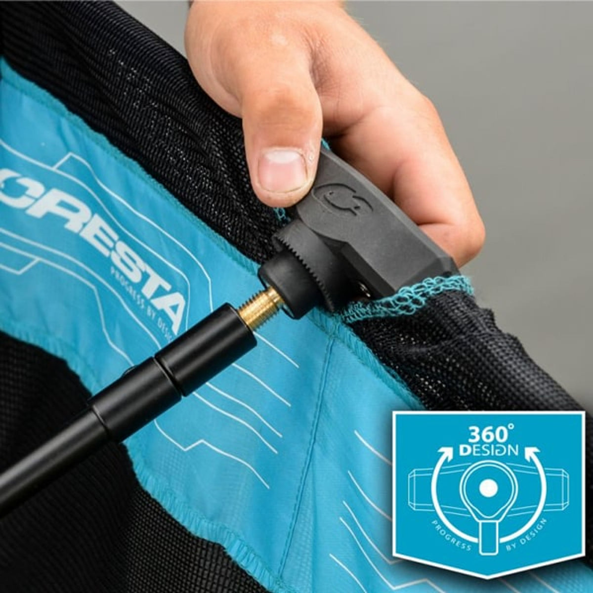 Cresta Soft Carp Margin Keepnet – zwarte netsteun op de messing schroefaansluiting draaien