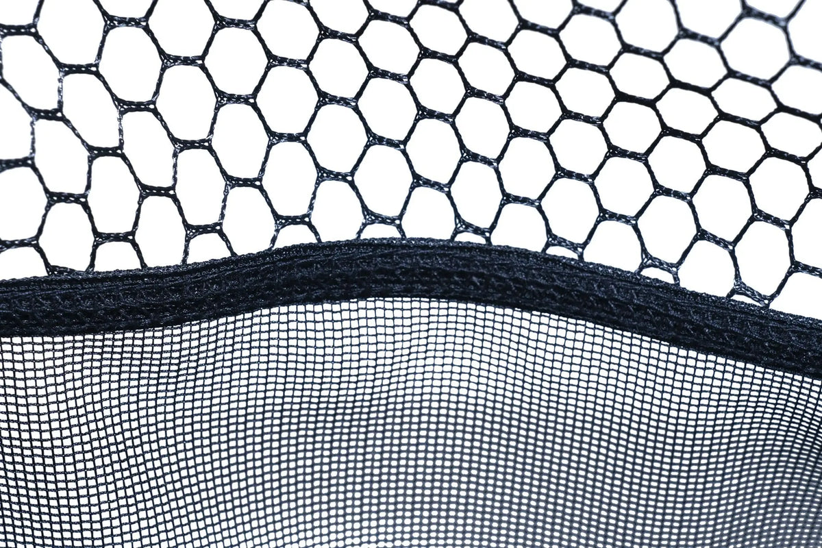 Drennan Acolyte Carp Mixed Mesh Landing Net – detail van open bovenmesh en fijnmazige bodem