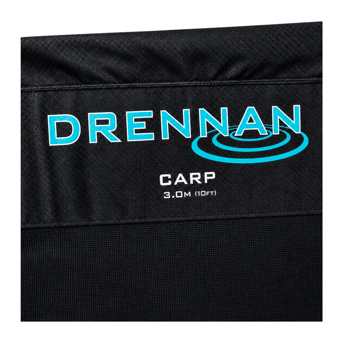 Drennan CARP KEEPNET 3m – close-up van zwart netweefsel met turquoise Drennan-logo en CARP-opdruk