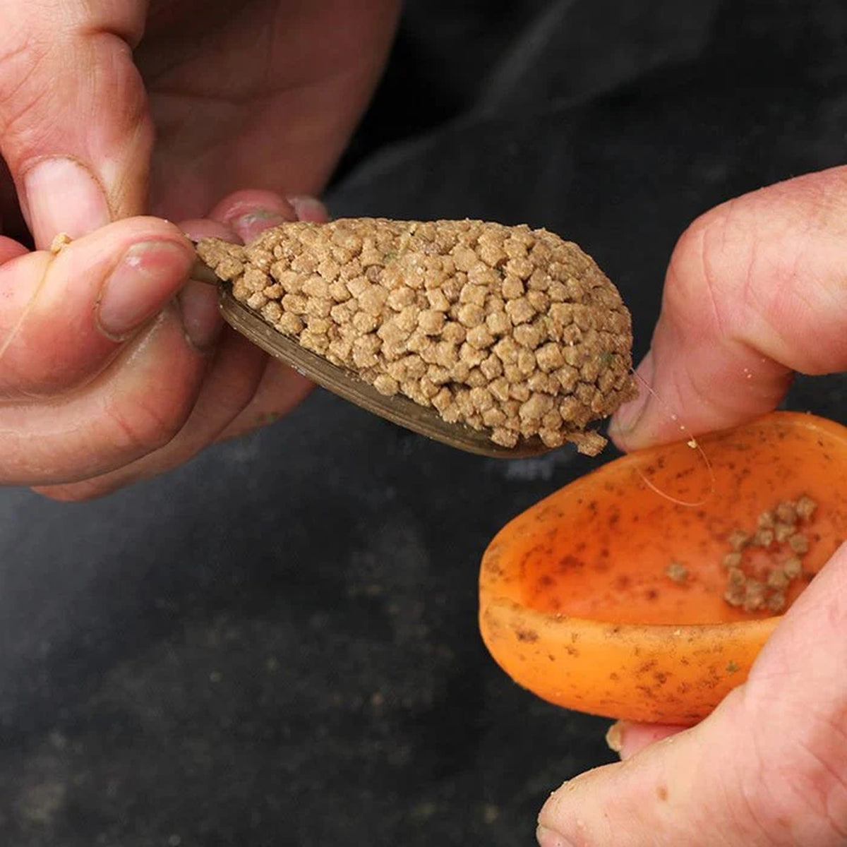 Drennan In-line Flat Method Feeder – feeder uit mal nemen