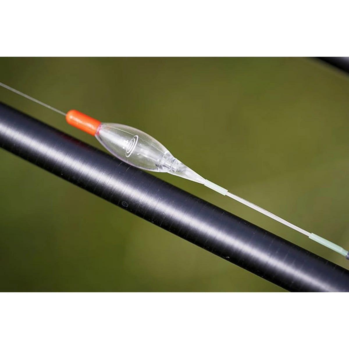 Drennan In-line Shallow Crystal Float gemonteerd op de lijn