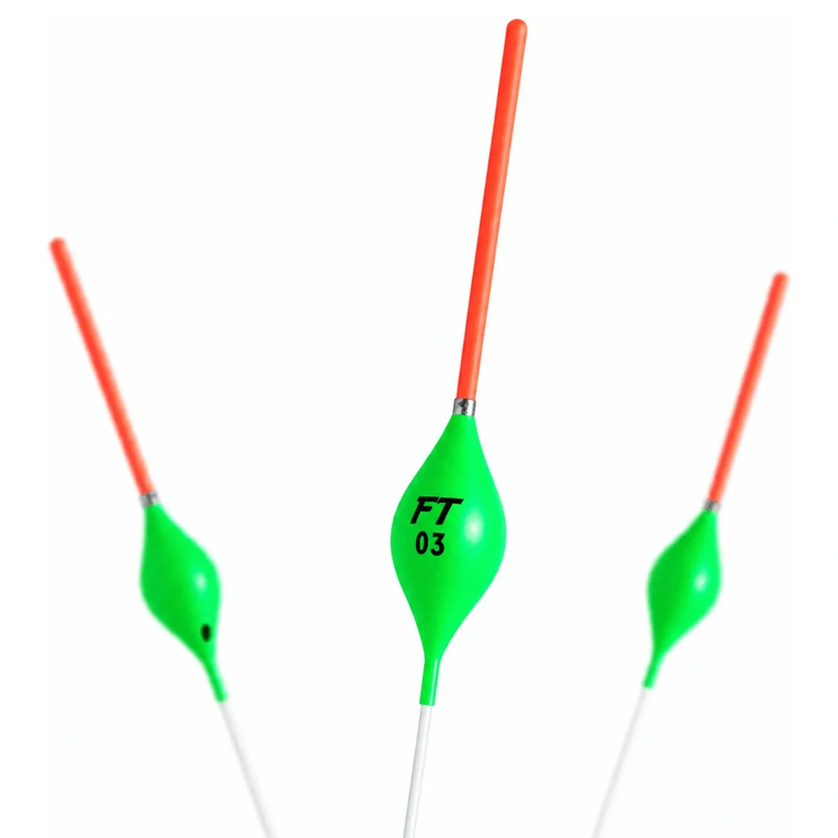 Drie groene Fishing Things dobbers met rode antennes en opdruk FT 03 op de middelste dobber