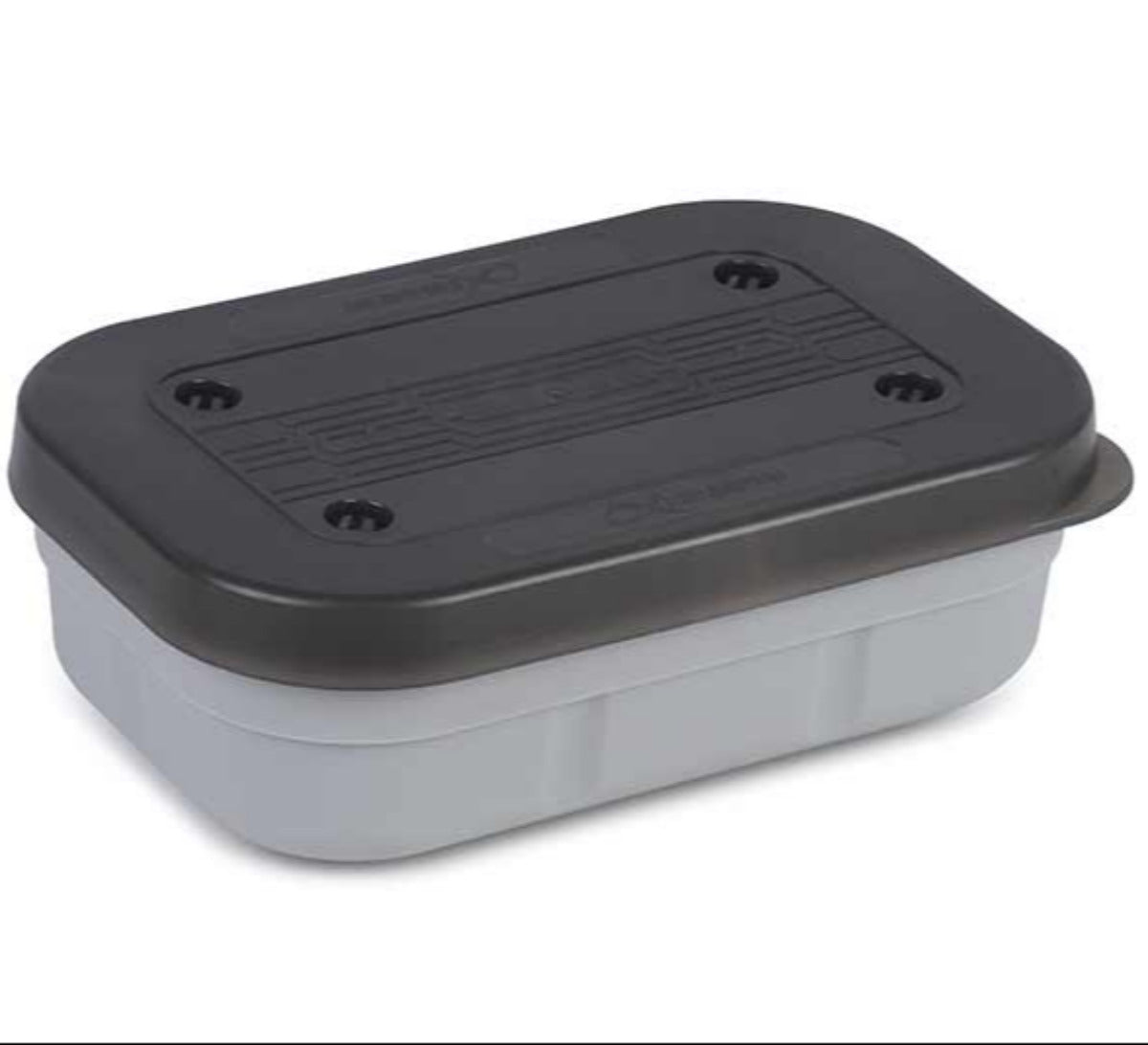 Matrix air lock bait tubs