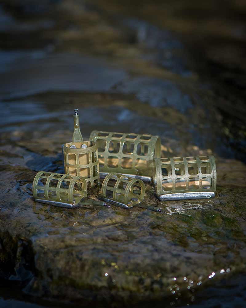 PLASTIC CAGE FEEDERS