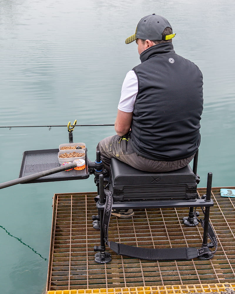 F25 PRO SUPER LITE SEATBOX - BLACK