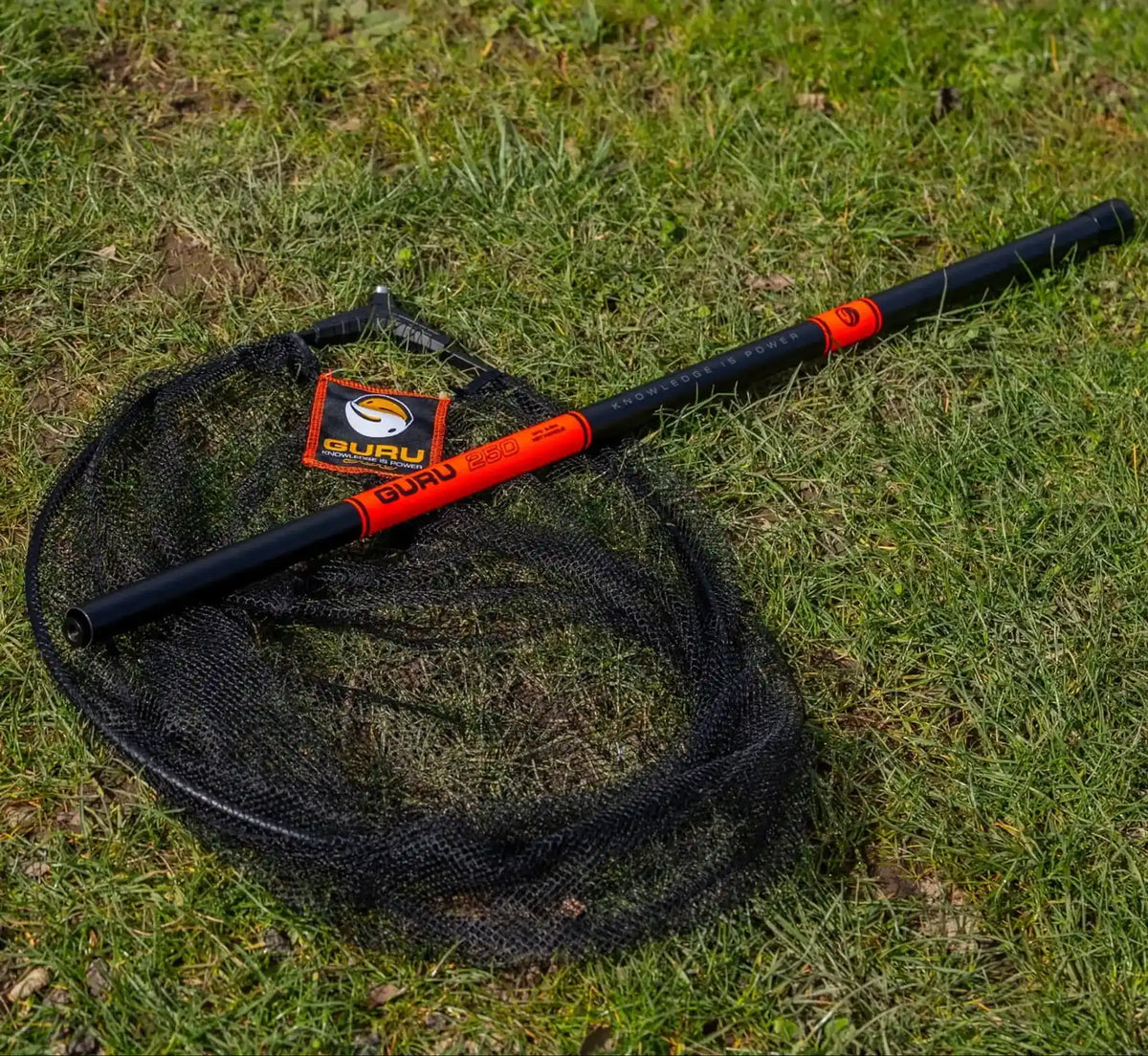 Guru 2,5 m Net Handle / 50 cm Net Combo – complete schepnetset op gras
