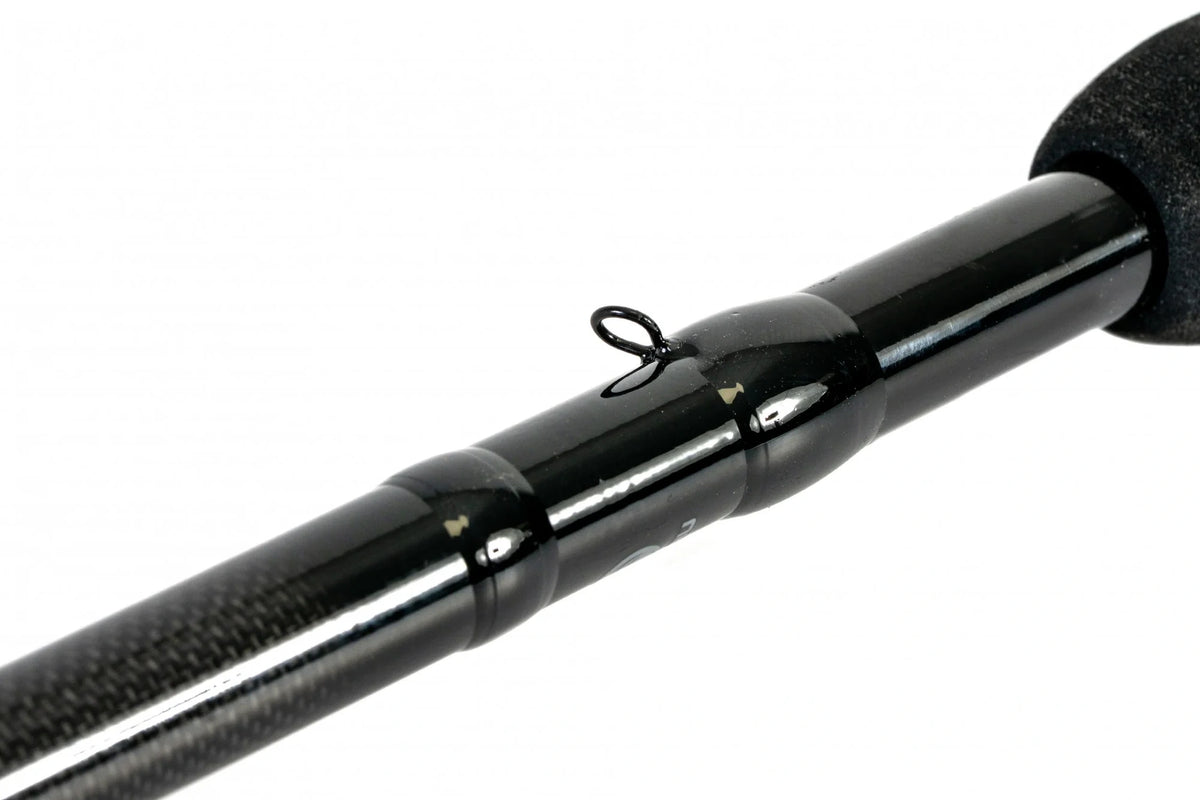 Guru A-Class 2026 – detail van haakhouder en carbon blank