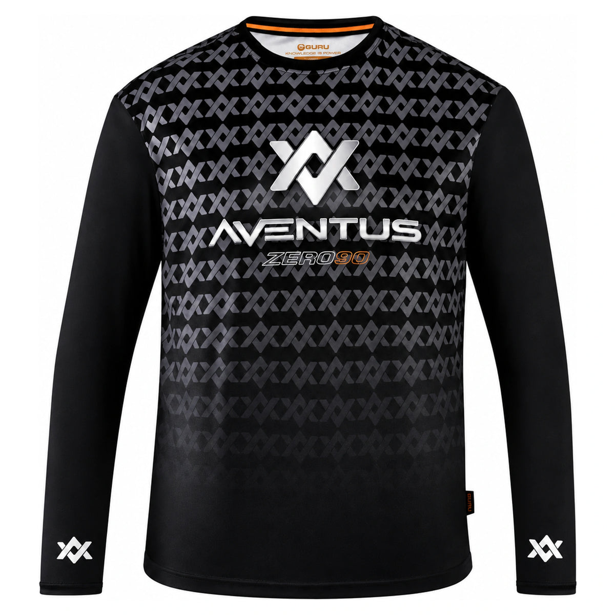 Zwart Guru Aventus-shirt met lange mouwen, grijs monogrampatroon en zilveren AVENTUS ZERO90-borstlogo, vooraanzicht