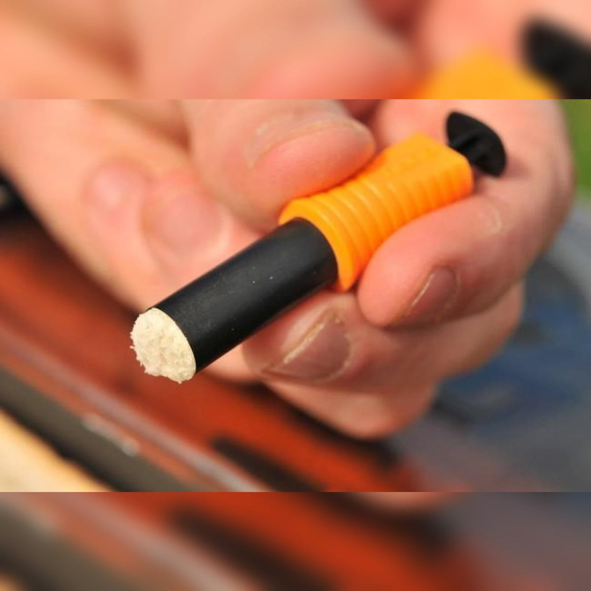 Guru Bait Punches Set – een broodrondje in de snijbuis tijdens gebruik