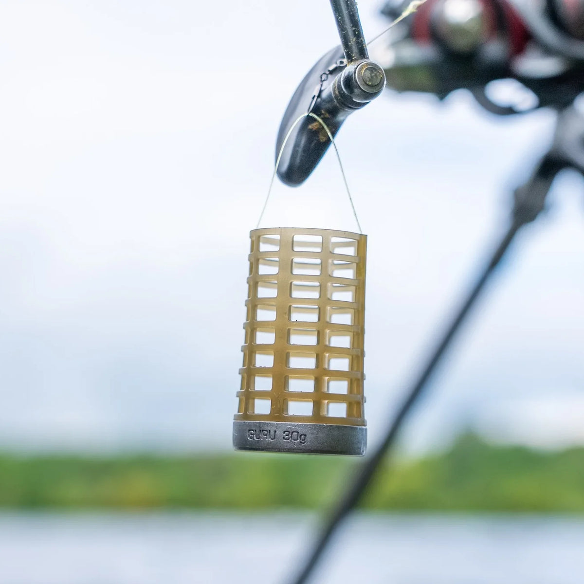 Guru Bait Up X-Change Feeder Caged – verpakking en voerkorven in voer