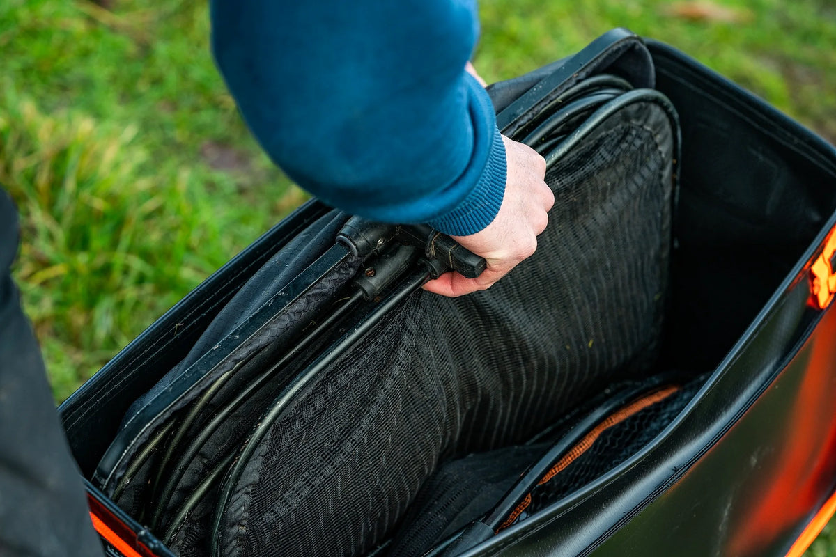 Guru Fusion Net Bag MKII – een leefnet wordt in het hoofdvak opgeborgen