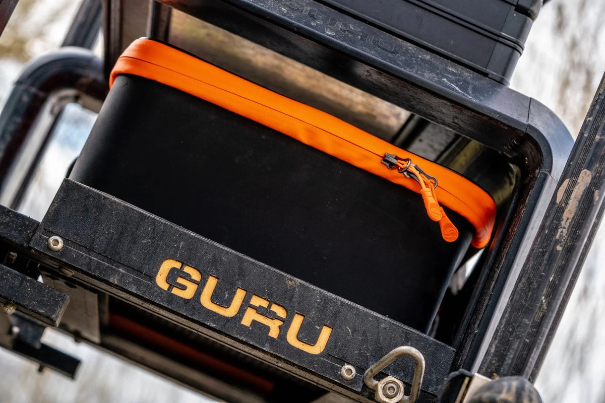 Guru Fusion Boxsafe – tas onder Guru-zitkist aan de waterkant