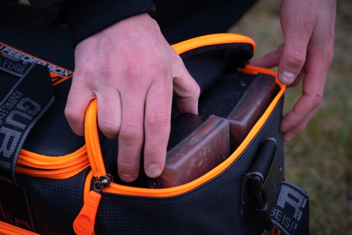 Guru Fusion Feeder Box System Bag – accessoirebox in het geopende zijvak