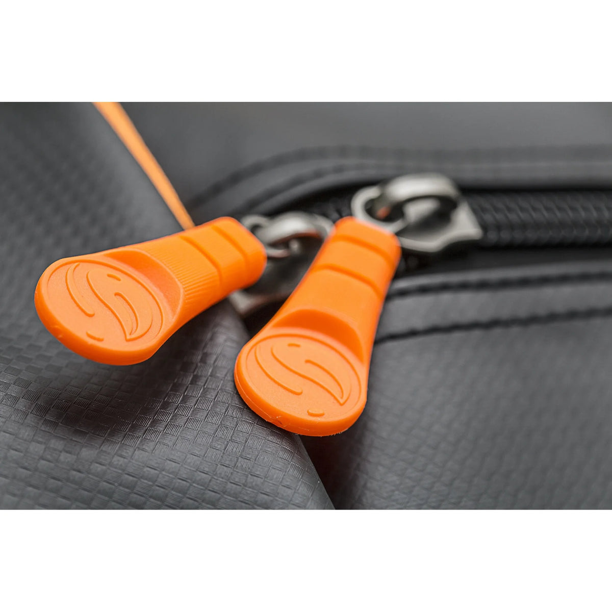 Oranje ritstrekkers van Guru Fusion Pole Holdall