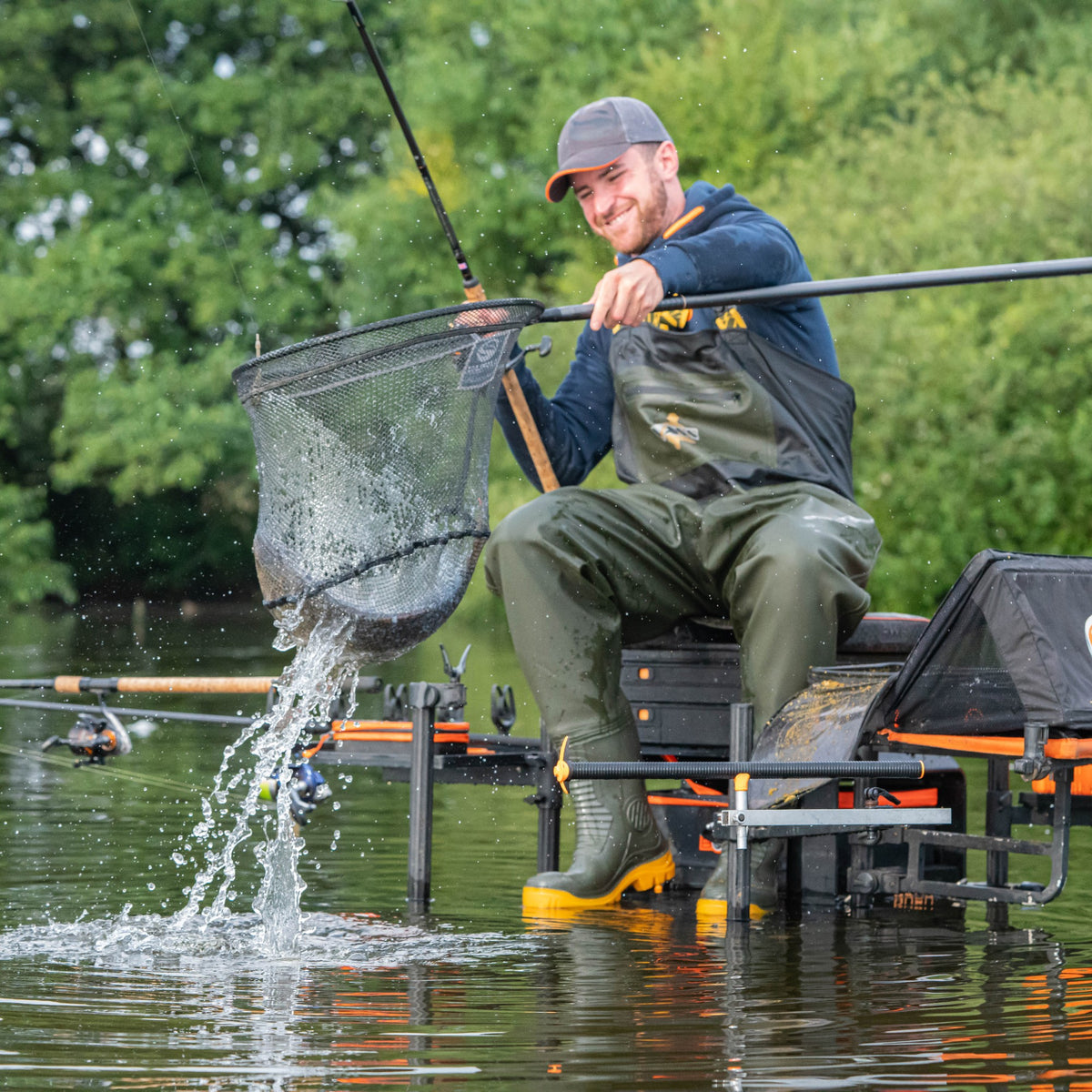 Guru GRD126 – Aventus 4m+1m Landing Net Handle