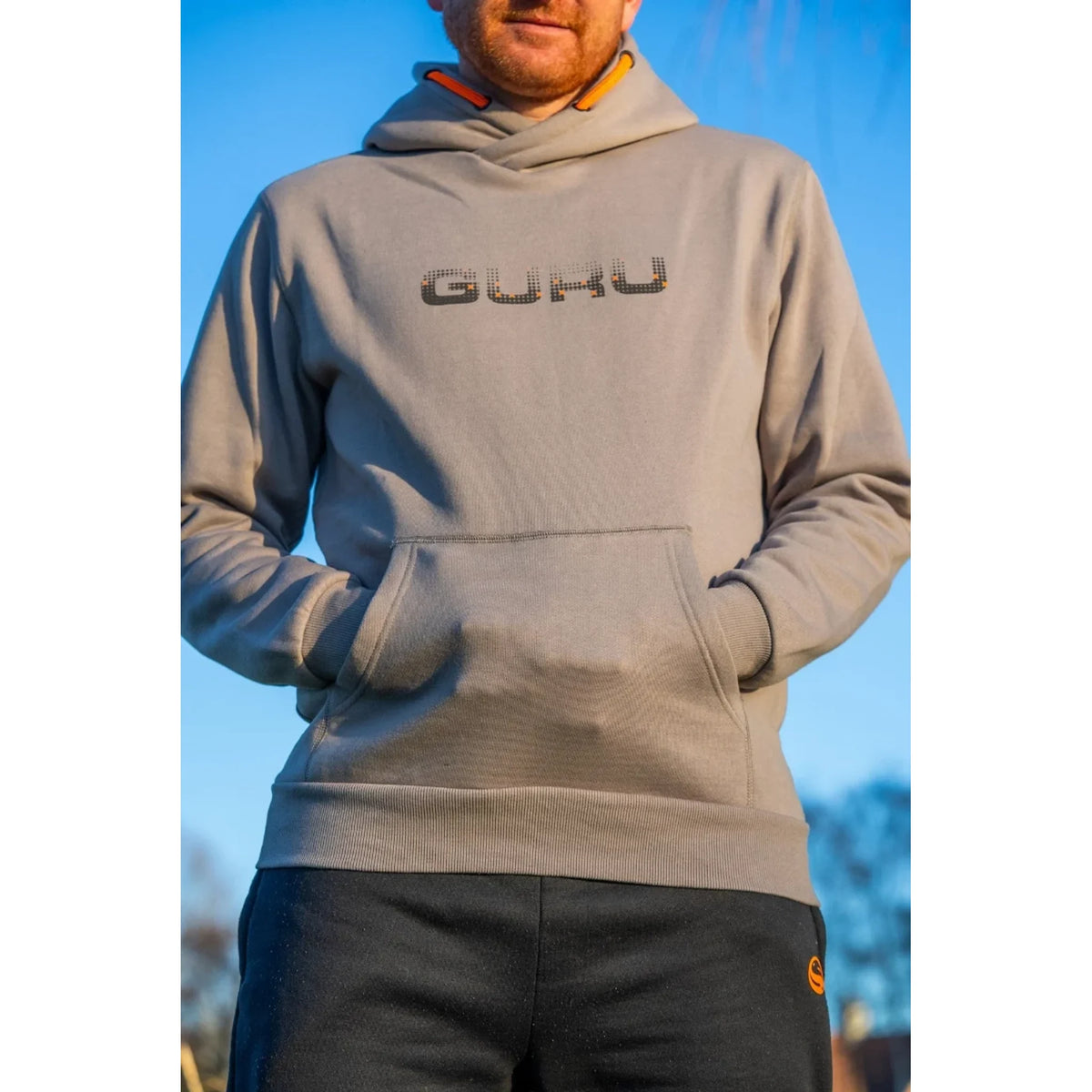 Guru Grey Circles Hoodie – detail gedragen voorkant