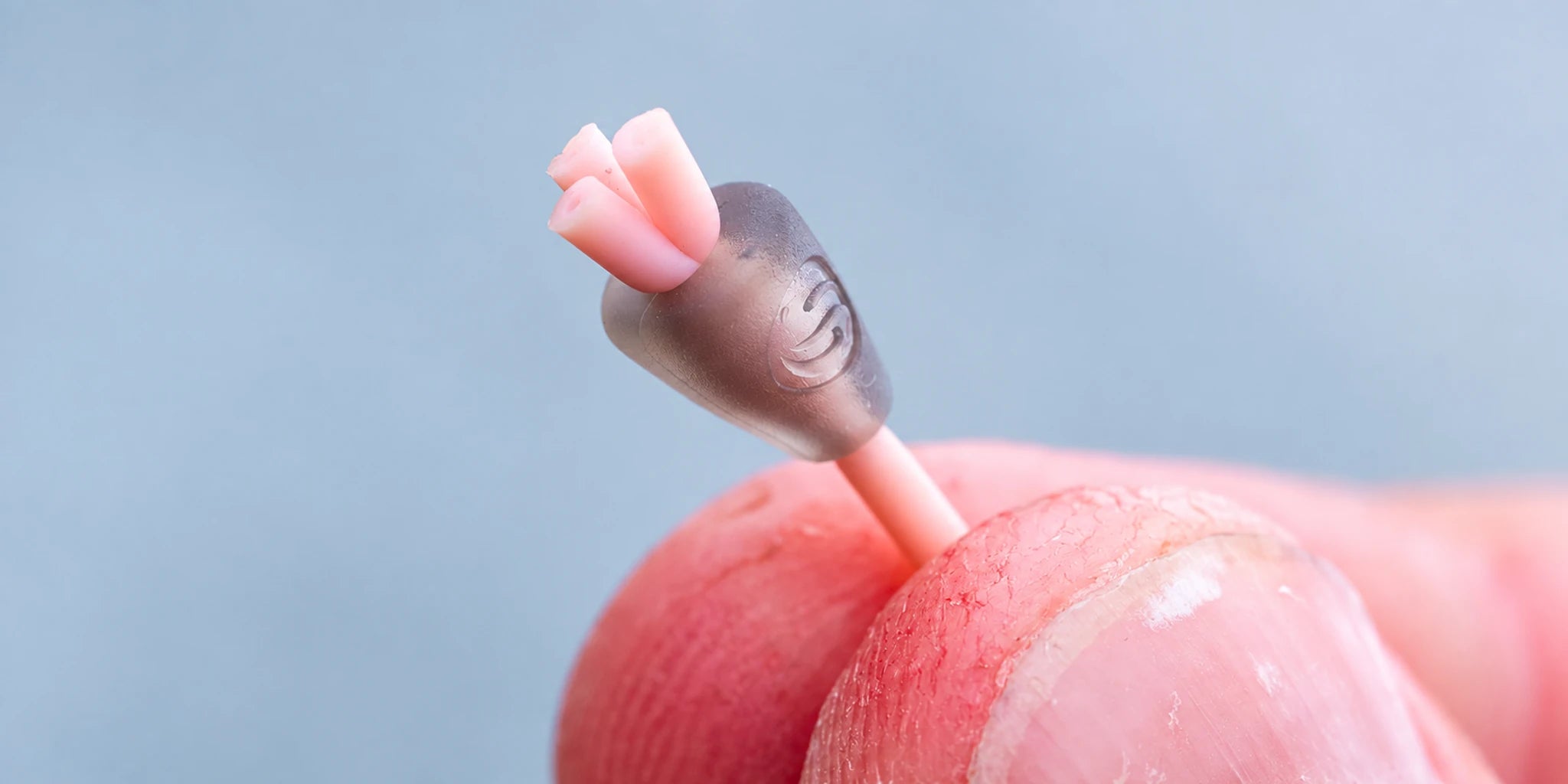 Guru Puller Beads – roze elastiekknoop verzonken in de trekkraal