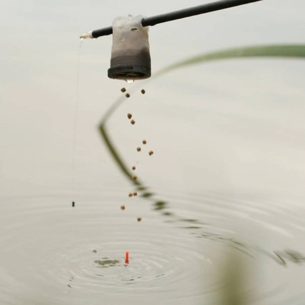 Quick Load Sprinkle Lids in gebruik met pellets