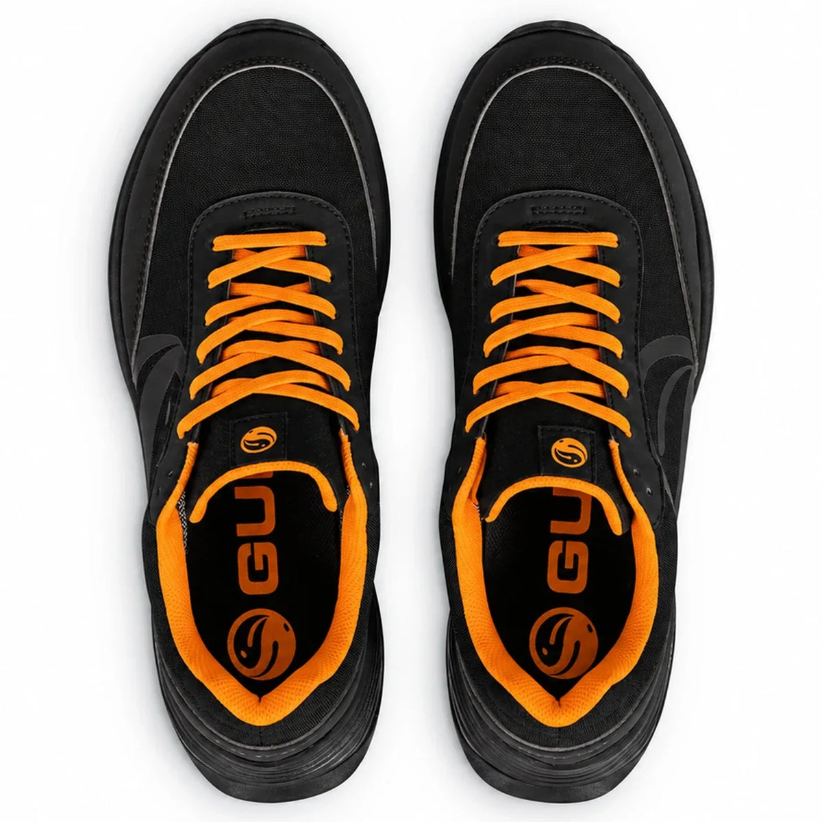 Bovenaanzicht van Guru Waterproof Trainer Black schoenen met oranje voering en veters