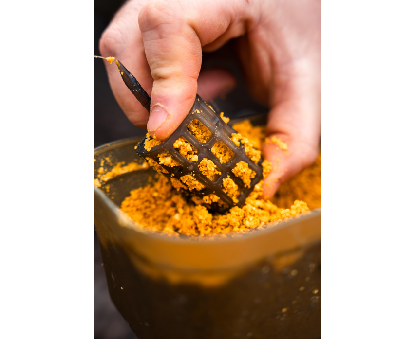 Korum Camo inline cage feeder